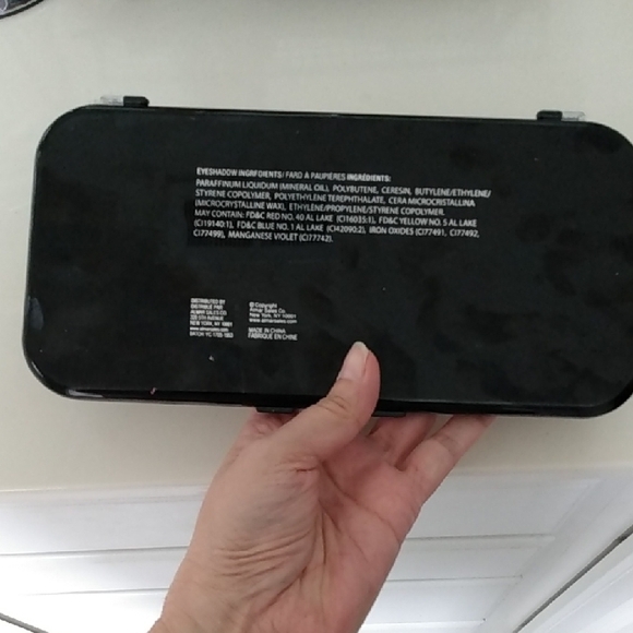 24 Glitter Eye Shadow kit Party Halloween Cosplay New Years Eve - Picture 14 of 16